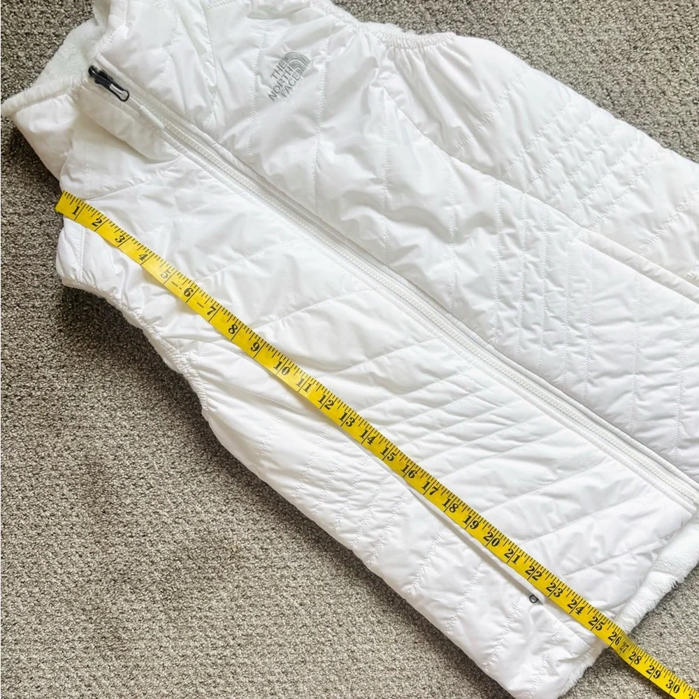 The North Face “Mossbud” Insulated Reversible Vest – TNF White (Size M) - Picture 12 of 15